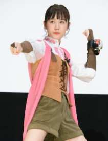 尾碕真花さん『騎士竜戦隊リュウソウジャー』出演時の写真