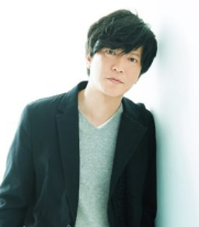 スラっと見える田辺誠一さんの写真