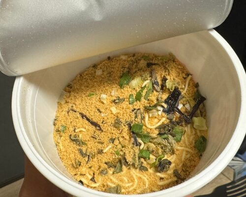 サッポロ一番 博多ぴりり辛高菜のお湯を入れる前