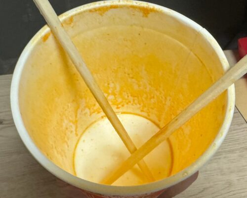 カップヌードル ロブスター完熟トマトを完食した容器の写真
